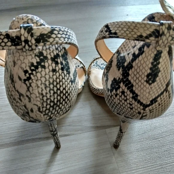 LULU'S PRODIGY STRAPPY HEELS - Picture 4 of 7